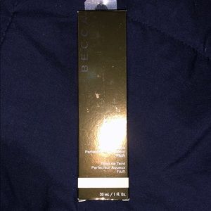 Becca Aqua Luminous Foundation